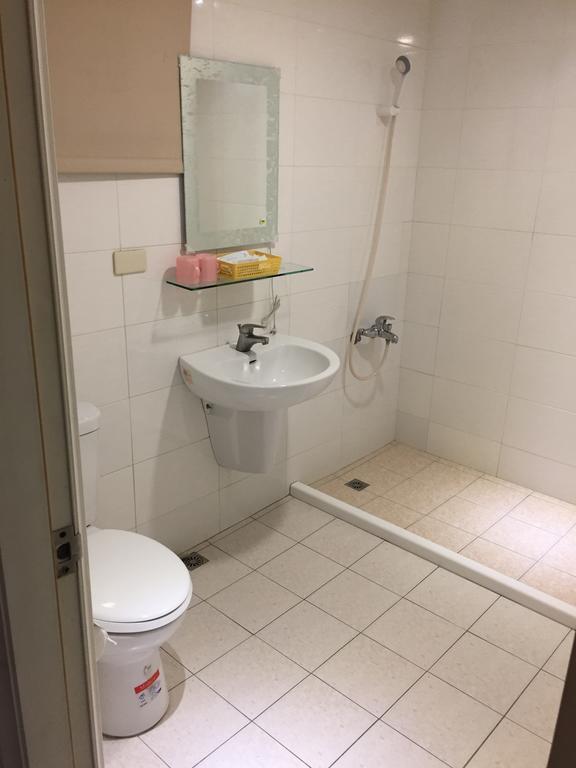 Bazhong Sentosa Hotel Kaohsiung Bagian luar foto