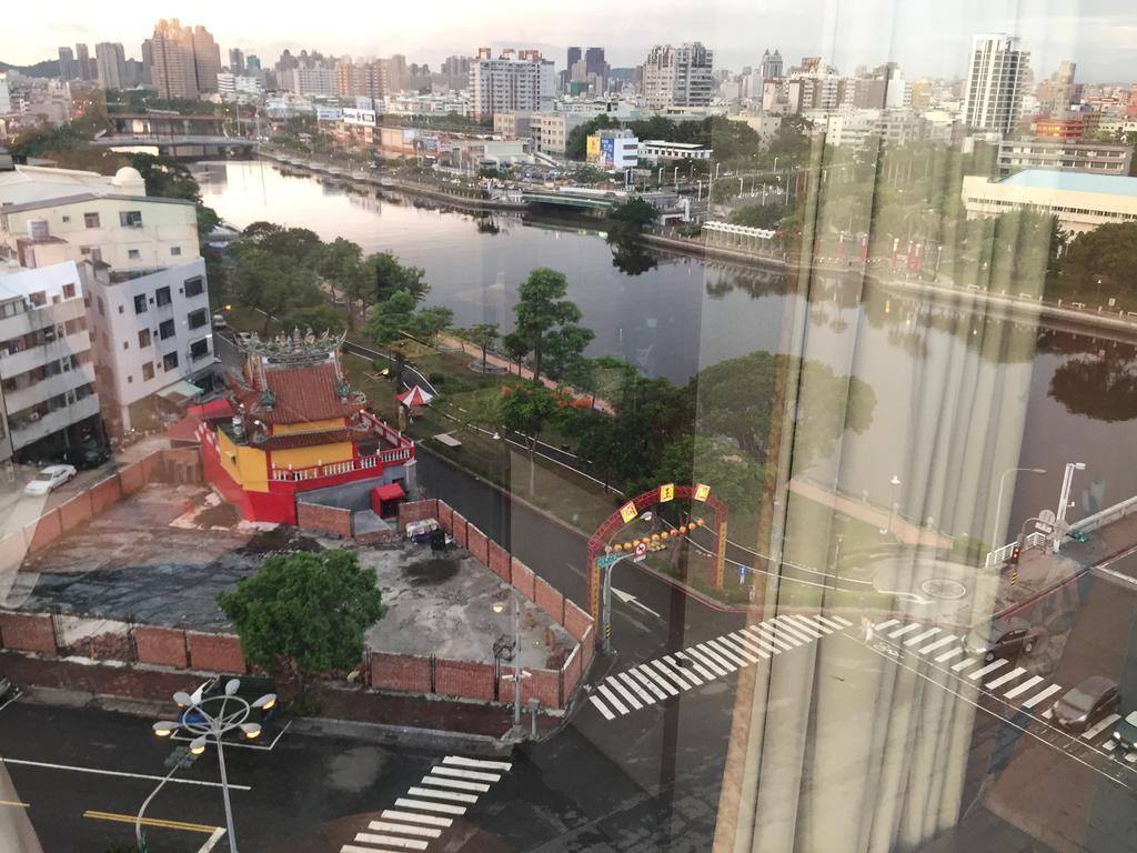 Bazhong Sentosa Hotel Kaohsiung Bagian luar foto