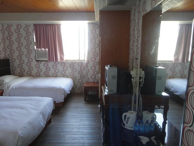 Bazhong Sentosa Hotel Kaohsiung Bagian luar foto