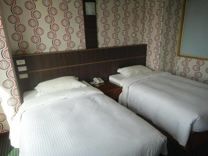 Bazhong Sentosa Hotel Kaohsiung Bagian luar foto